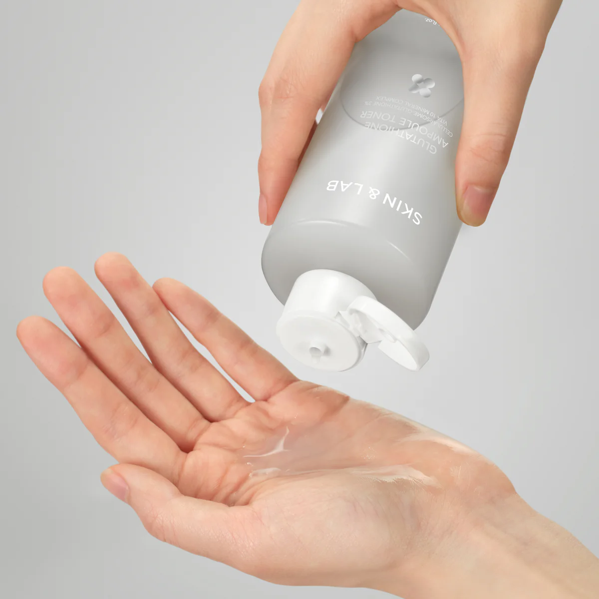 Ампульний тонік з глутатіоном для освітлення шкіри обличчя SKIN&LAB GLUTATHIONE AMPOULE TONER Ампульний тонік з глутатіоном для освітлення шкіри обличчя SKIN&LAB GLUTATHIONE AMPOULE TONER