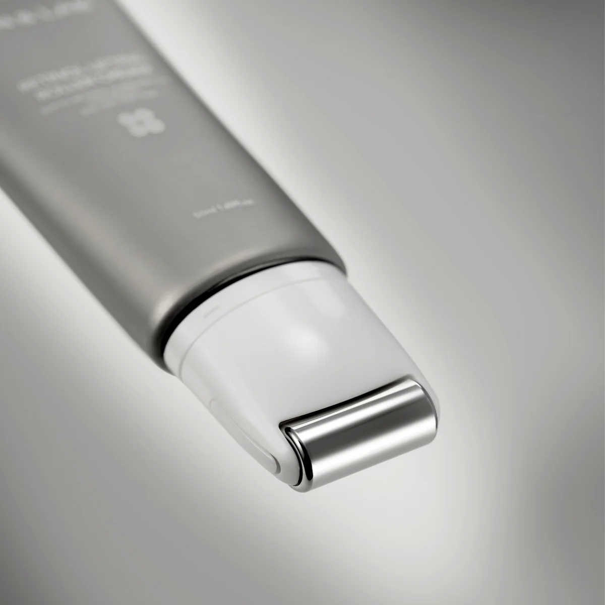 Лифтинг-крем для лица с ретинолом и роликом SKIN&LAB RETINOL LIFTING ROLLER CREAM Лифтинг-крем для лица с ретинолом и роликом SKIN&LAB RETINOL LIFTING ROLLER CREAM