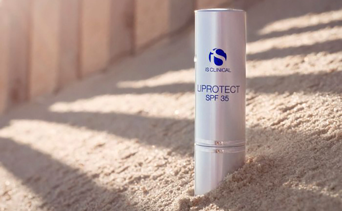 IS CLINICAL LIPROTECT SPF 35